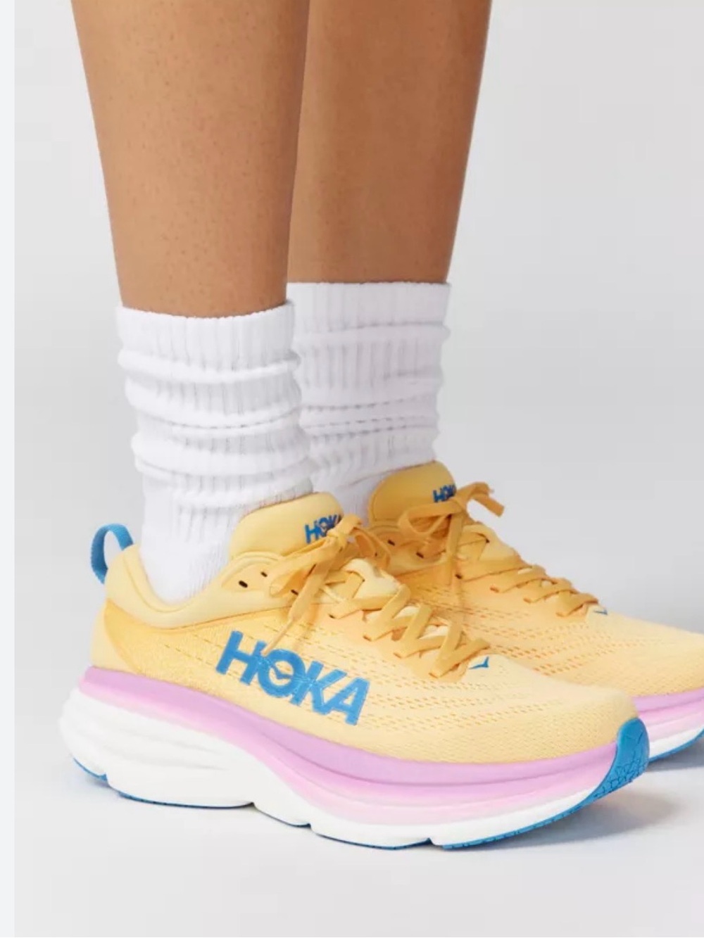 Women’s Hoka Bondi 8 in like-new condition. Size 6, basic width.